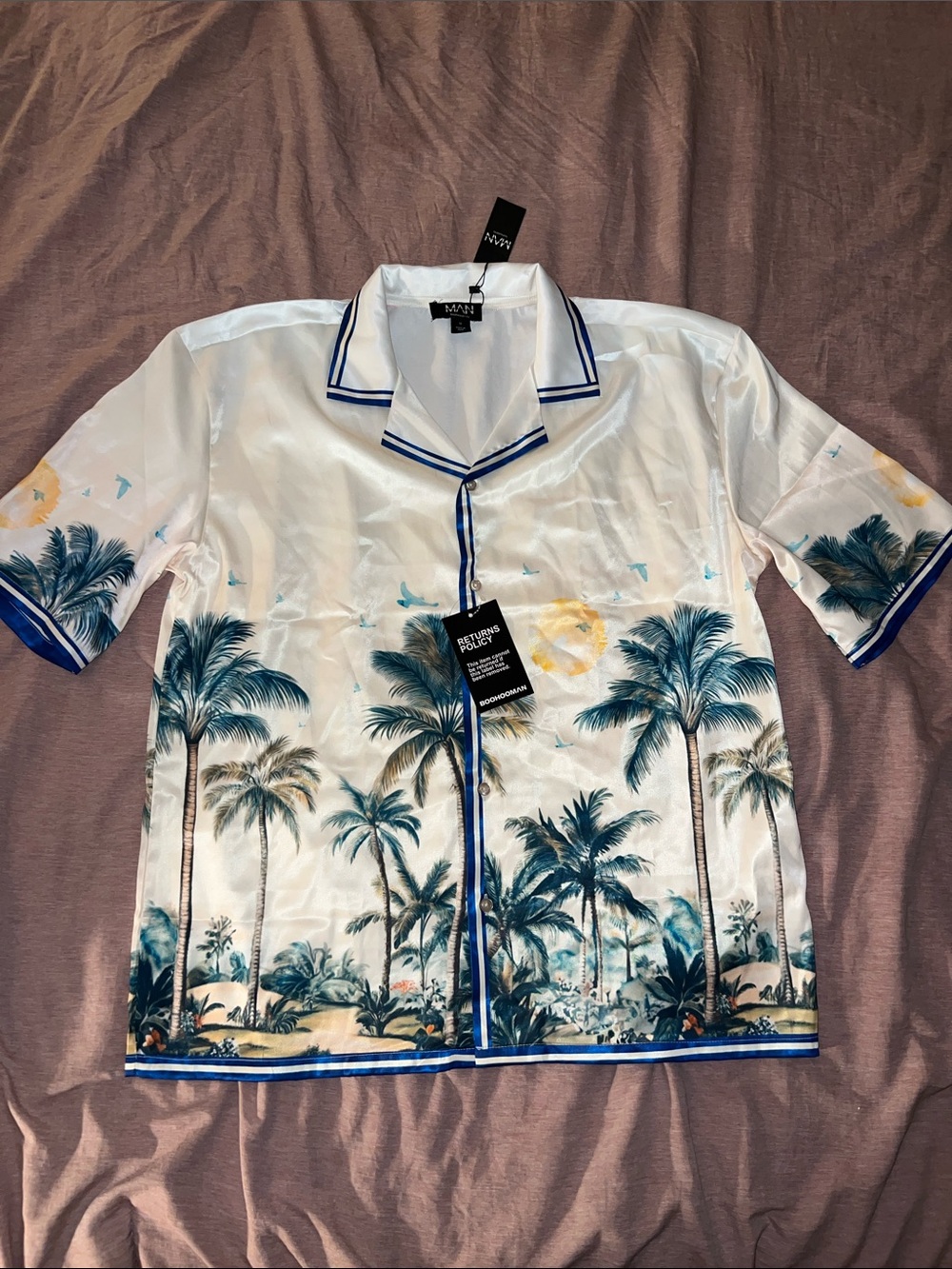 Boohoo Man Oversized Palm Print Satin Short Set - Picture 4 of 13
